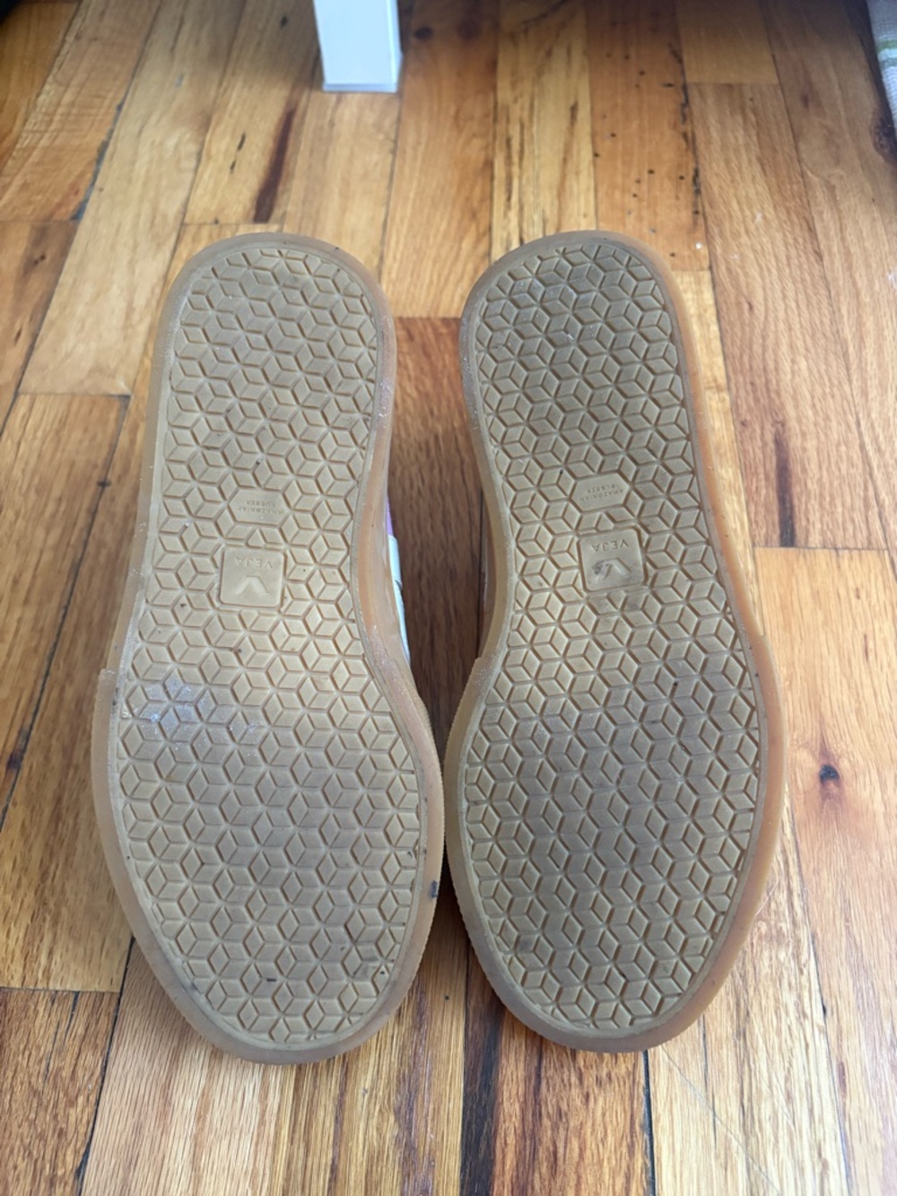 Veja Campo Bold in Mulberry Pierre - Picture 5 of 6